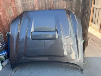 2018. Toyota tacoma.  Hood
