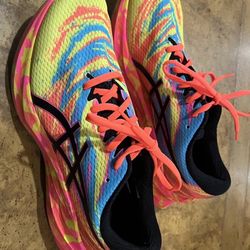 ASICS Novablast NWOT Men’s 9