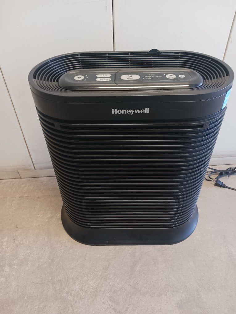 Air Purifier (HoneyWell) 🏝