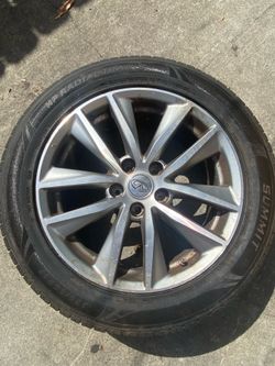 Infinity  Q50 2018 set of 4 good tire life $400 will drop off