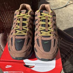 Nike P-6000 Premium CORDURA, running shoes NEVER BEEN WORN Size 11