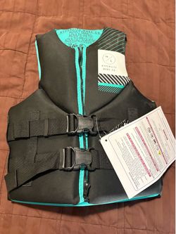 New Life Jacket - Adult Small Hyperlite Wake Co