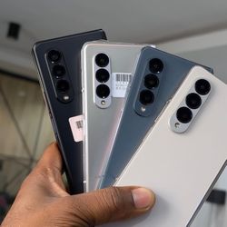 Samsung Galaxy Z Fold 3