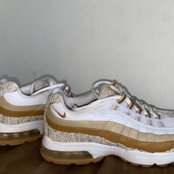 Womens Nike Air Max