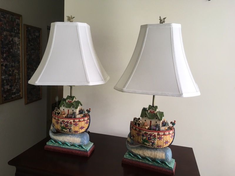 Jim Shore Heartwood Creek RETIRED Noah's Ark Lamp with Shade Item #4001894 -2 available $30 for one