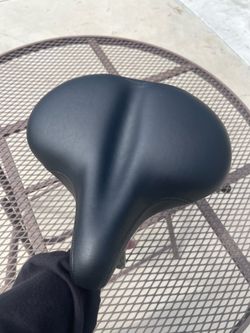 New. Beach cruise or electric bike seat very cushiony