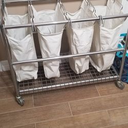 Rolling Laundry Rack With 4 Sort Bags