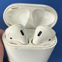 Apple AirPods 1st Generation 