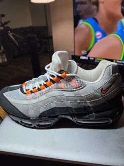 Nike Max air bright mandarin size 12
