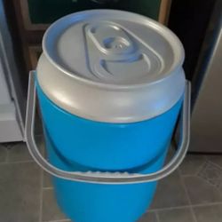 Soda  / Beverages Cooler In Good Condition ( 10 x 22 Tall  ) 30.