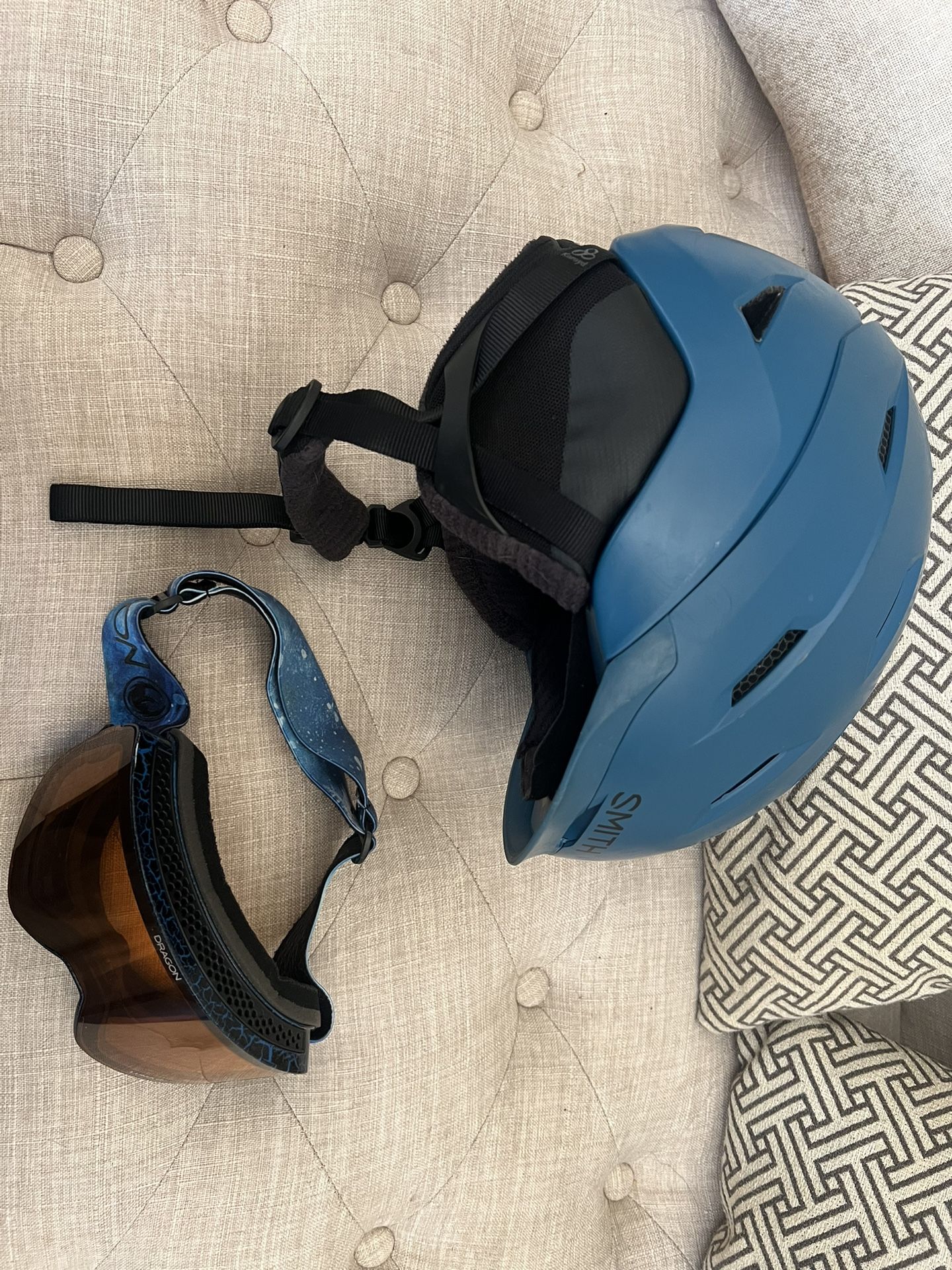 Smith Optics Liberty Ski Snowboard Snowboarding Helmet Dragon Goggles