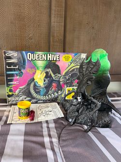 Kenner 1994 Aliens Queen Hive Playset With Ooze Used With Box Complete
