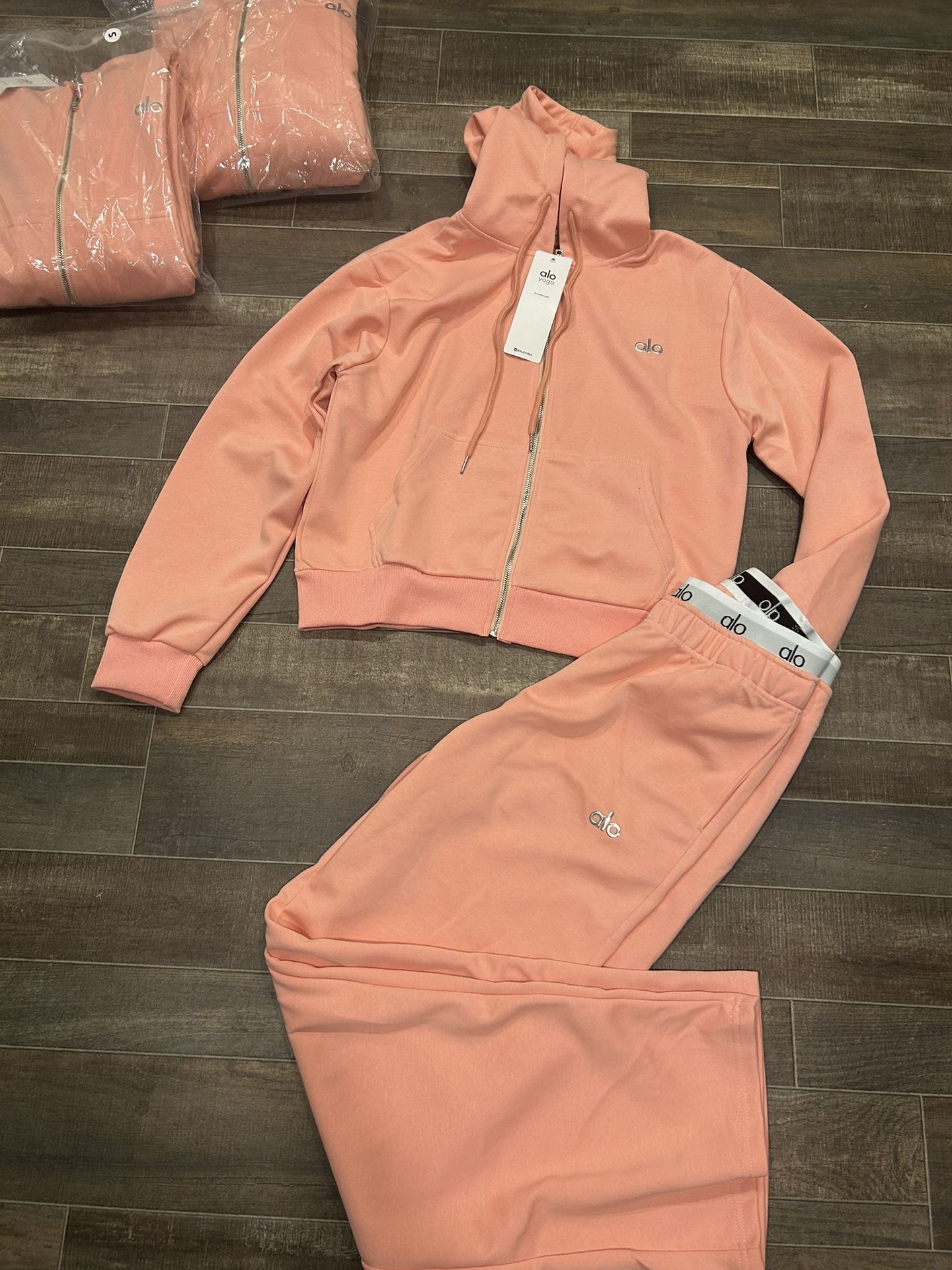 Alo Yoga Womens Set Sizes 2x Small 1x Med