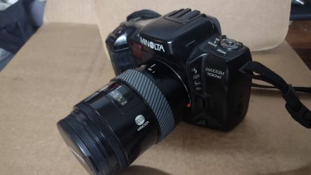 Minolta Maxxsum  700si SLR camera
