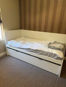 IKEA twin bed w/pull out bed