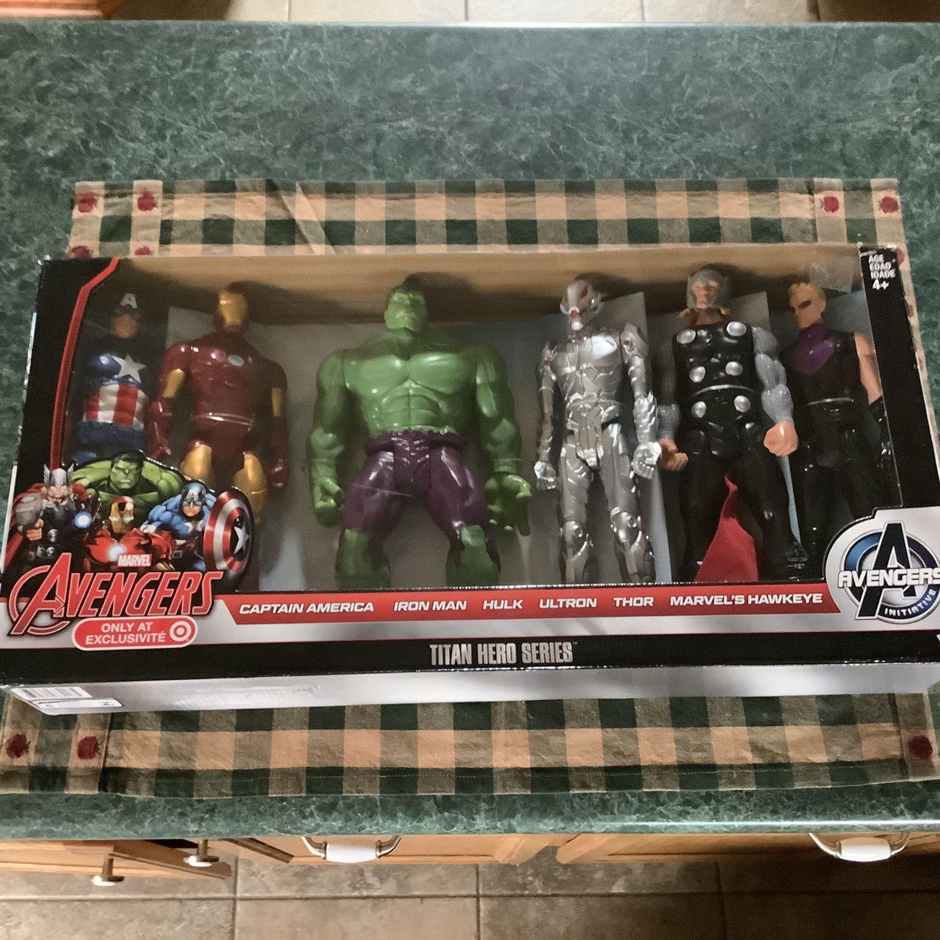 MARVEL AVENGERS TITAN HERO SERIES 12" ACTION FIGURE SET NIB  MARVEL AVENGERS TITAN HERO SERIES 12" ACTION FIGURE SET NIB BOX SHOWS SOME SIGNS OF SHELF