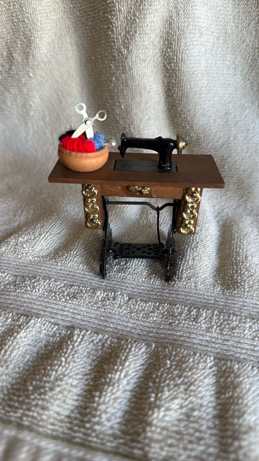 Miniature Furniture, Singer, Sewing Machine, Scissors, And Ball With Yarn