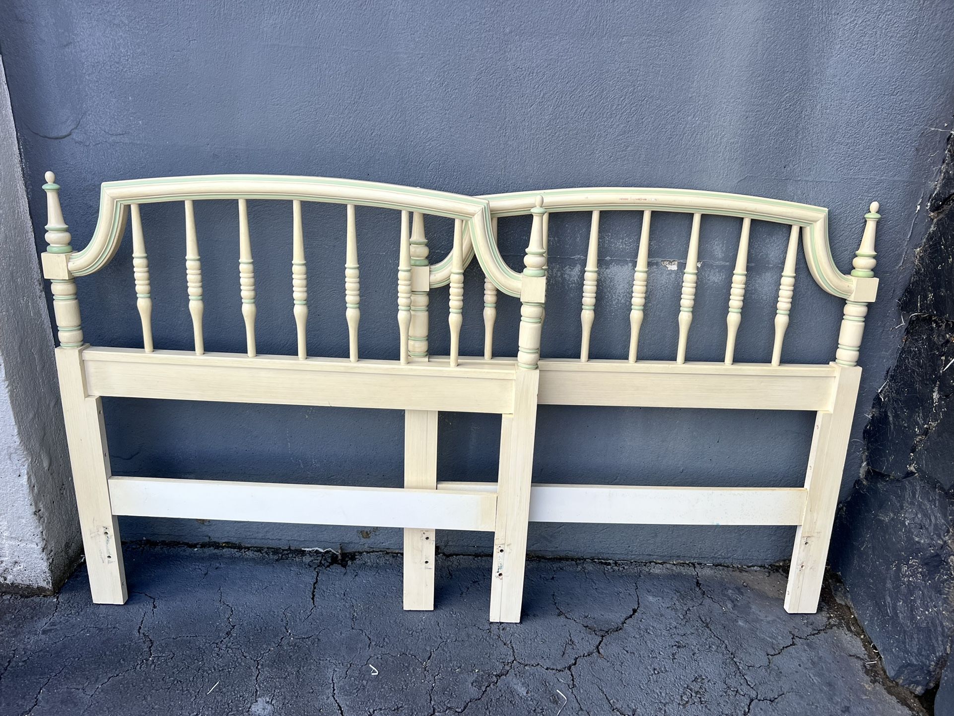 2 Vintage Twin Bed