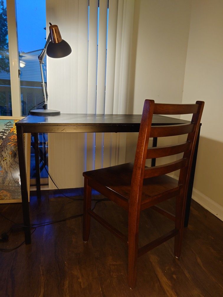 Table + Chair + Lamp Set (Must Pick Up by Apr 30 Afternoon)