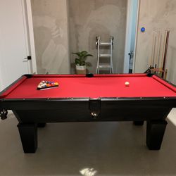 7ft American made buckhorn pool table! Price includes delivery & Installation! Chose Your Color!