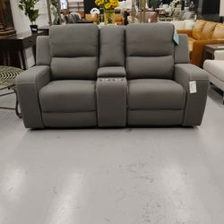 Loveseat 