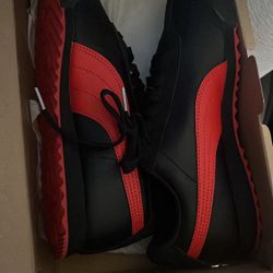 Puma Sneakers Size 7