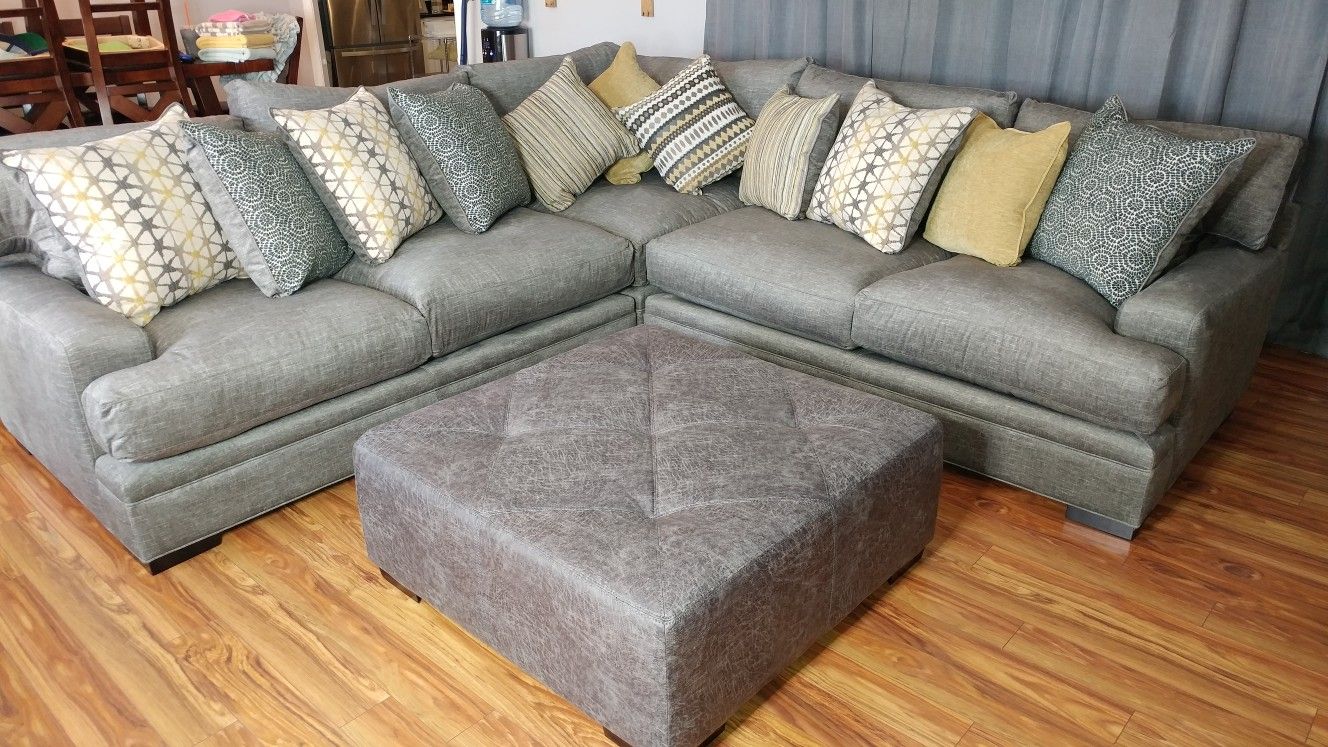 REDUCED_MUST GO!! ** PLUSH 3pc Oversized Sectional Couch & Ottoman