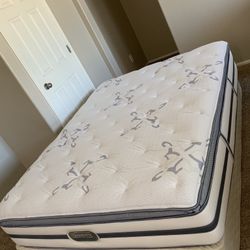 QUEEN BEAUTYREST MATTRESS AND FREE BOX SPRING