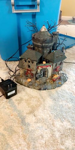 Light up haunted house