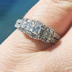 $4,300 At Kay The Leo Natural Certified 1.07 Carat Three Stone Diamond Engagement Ring