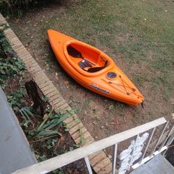 8 Ft Kayak With Paddle