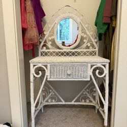 Wicker Vintage Vanity 