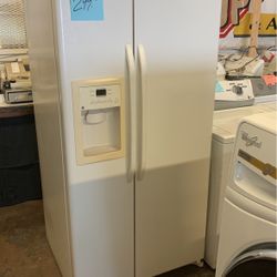 Ge Side By Side Refrigerator . Warehouse pricing.   Warranty  . Delivery Available . 2522 Market st. 33901