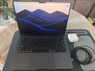 MacBook Pro 14” M4 16GB/512GB — Nano Texture Display— available for pick up  TODAY