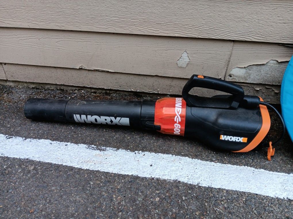 Worx 600 Corded Leaf Blower Used Twice