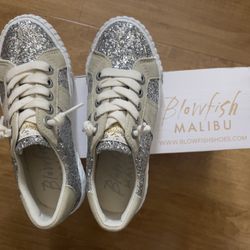 NIB Girl’s Blowfish Glitter Sneakers size 1