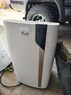 Delonghi Penguino 8600 BTU Portable Air Conditioner W/ Accessories