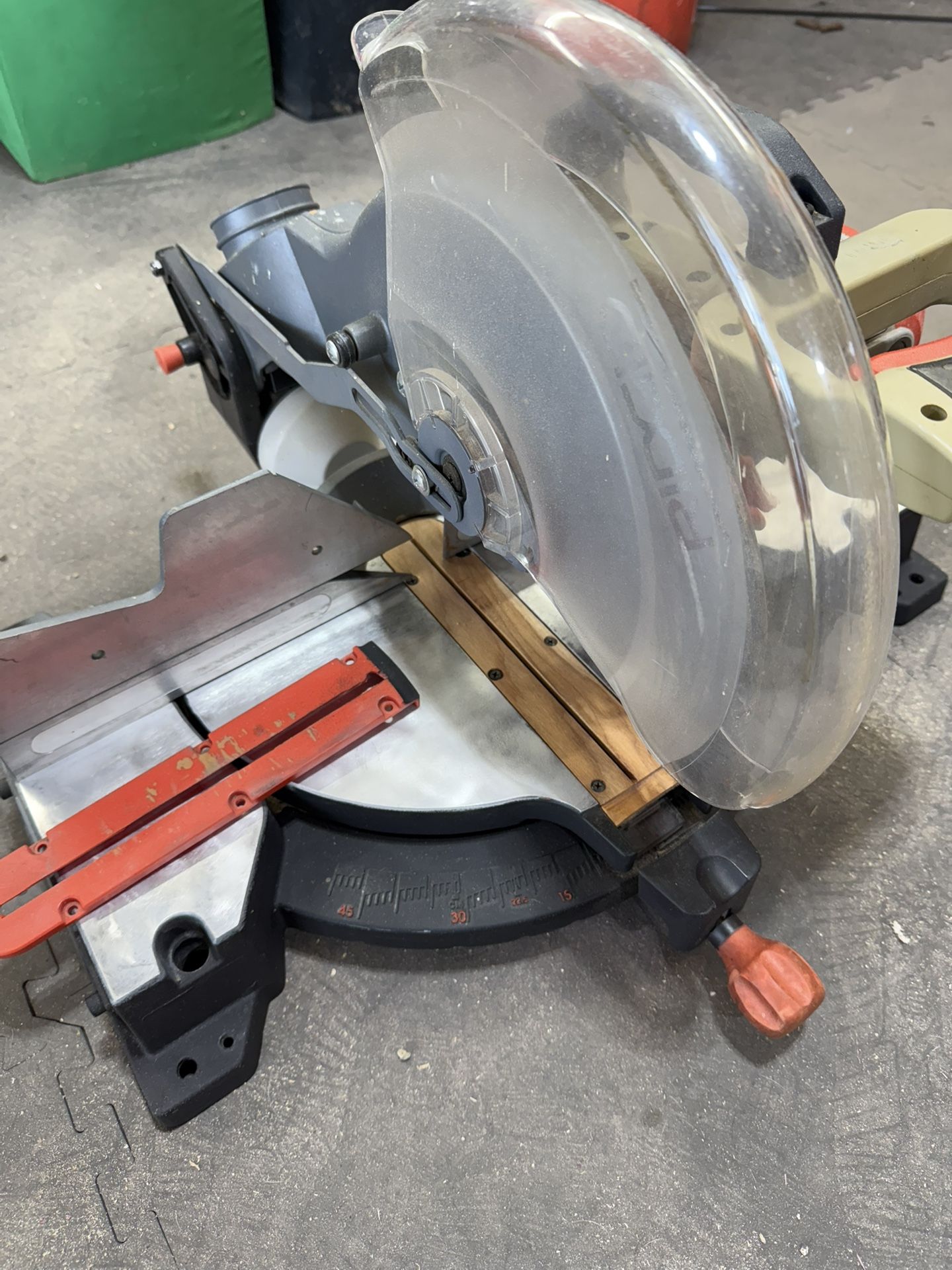 Rigid 12” Dual Bevel Miter saw