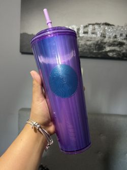 Cups Starbucks