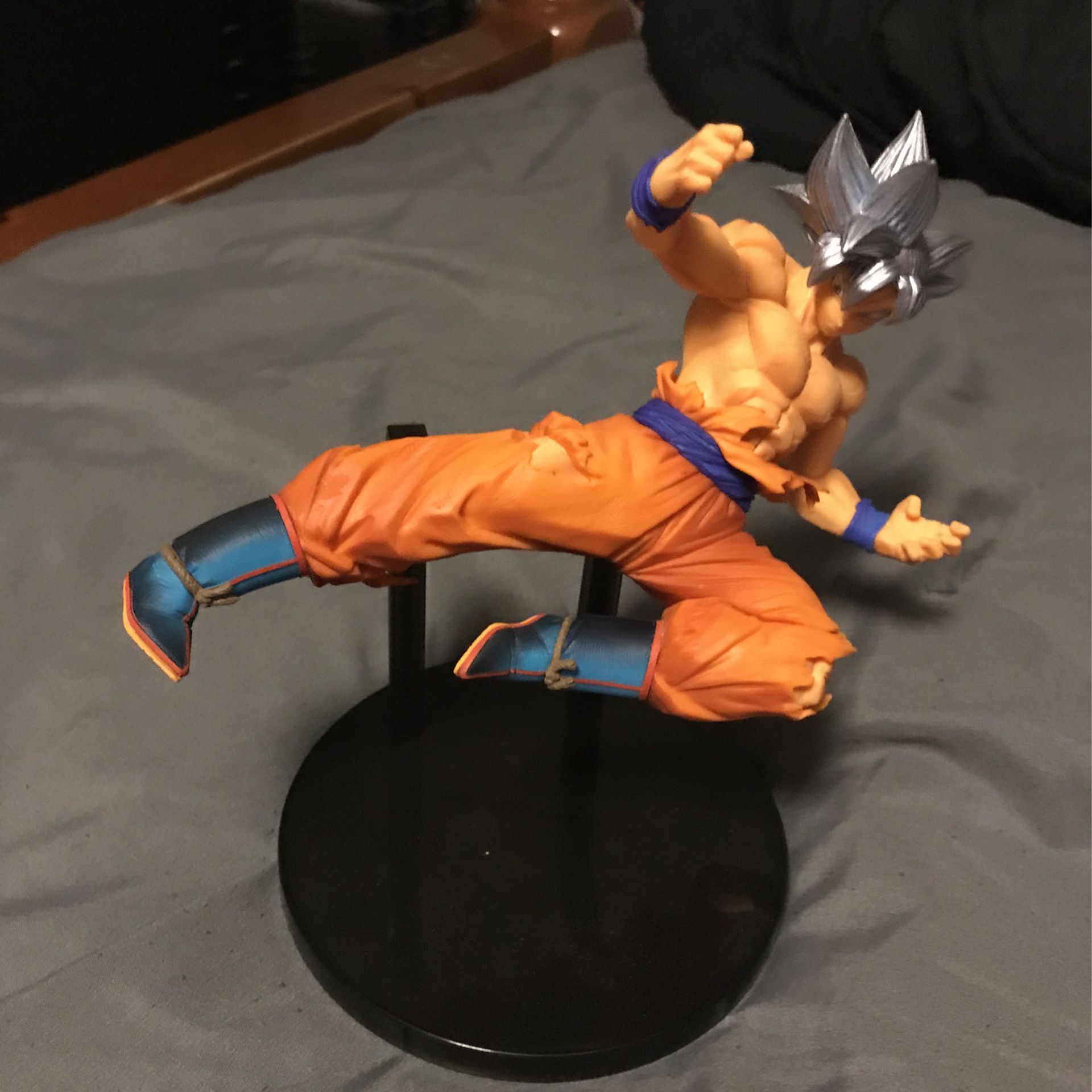 Dragon Ball Z Ultra Instinct Goku Figure