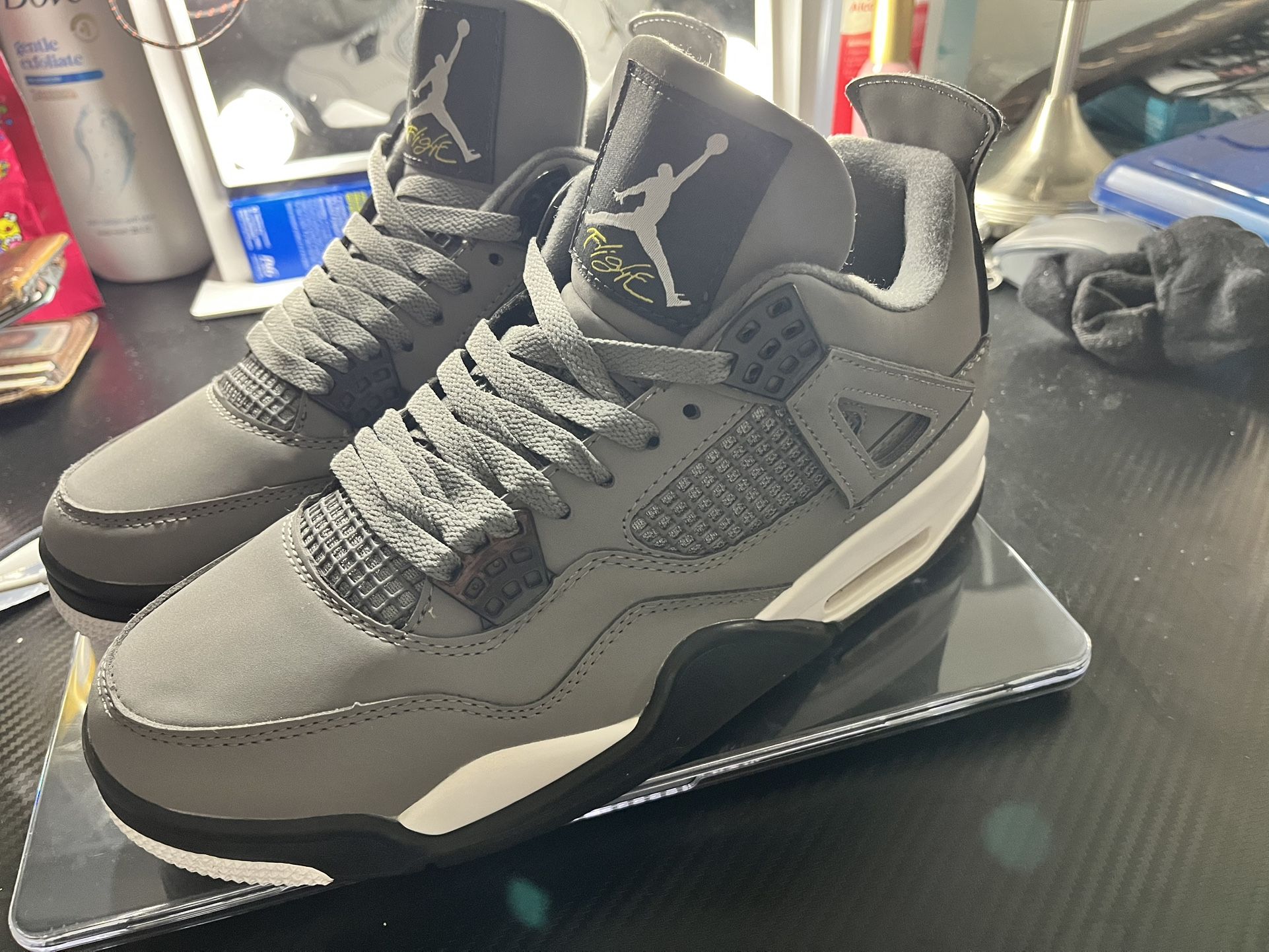 Jordan 4 Retro Cool Grey (8.5 ) Men’s