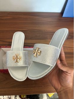 TORY BURCH SILVER SPARKLY WOMEN SLIDE SIZE 6 AND 7