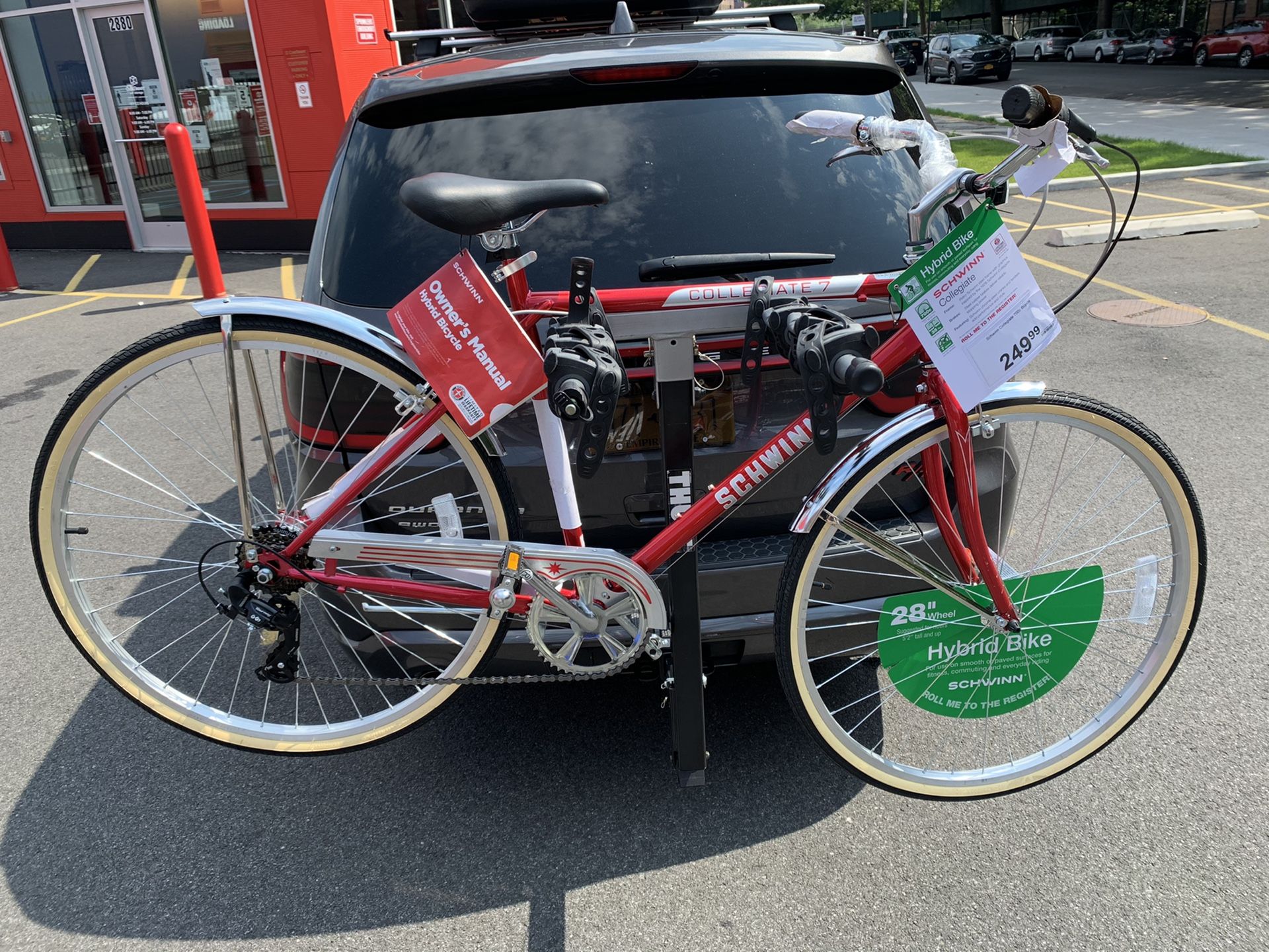 Brand spanking new Schwinn collegiate hybrid bike 28” 700c wheels