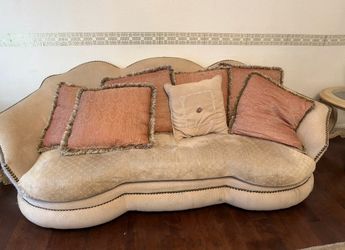 Living room 3 piece set with pillows