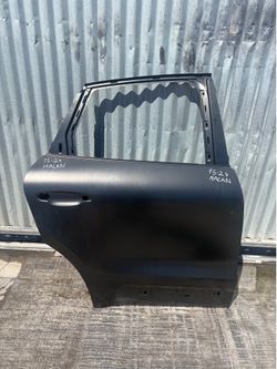 2015 2016 2017 2018 2019 2020 2021 2022 2023 2024 Porsche Macan Right Passenger Side Door Shell OEM New 95B833022B
