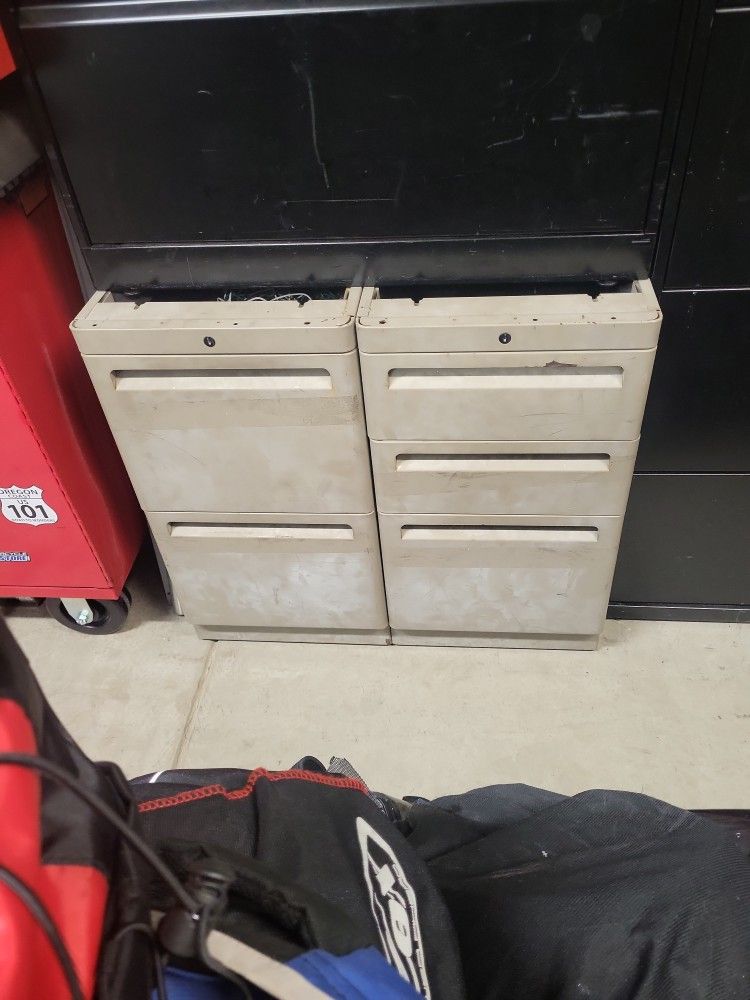 2 Metal File Cabinets 