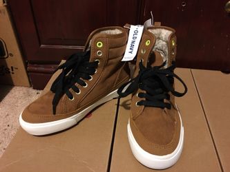 Brand new size 1 for boys PRICE IS FIRM OLD NAVY..