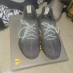 Yeezy 350 V2 Black Non Reflective 10