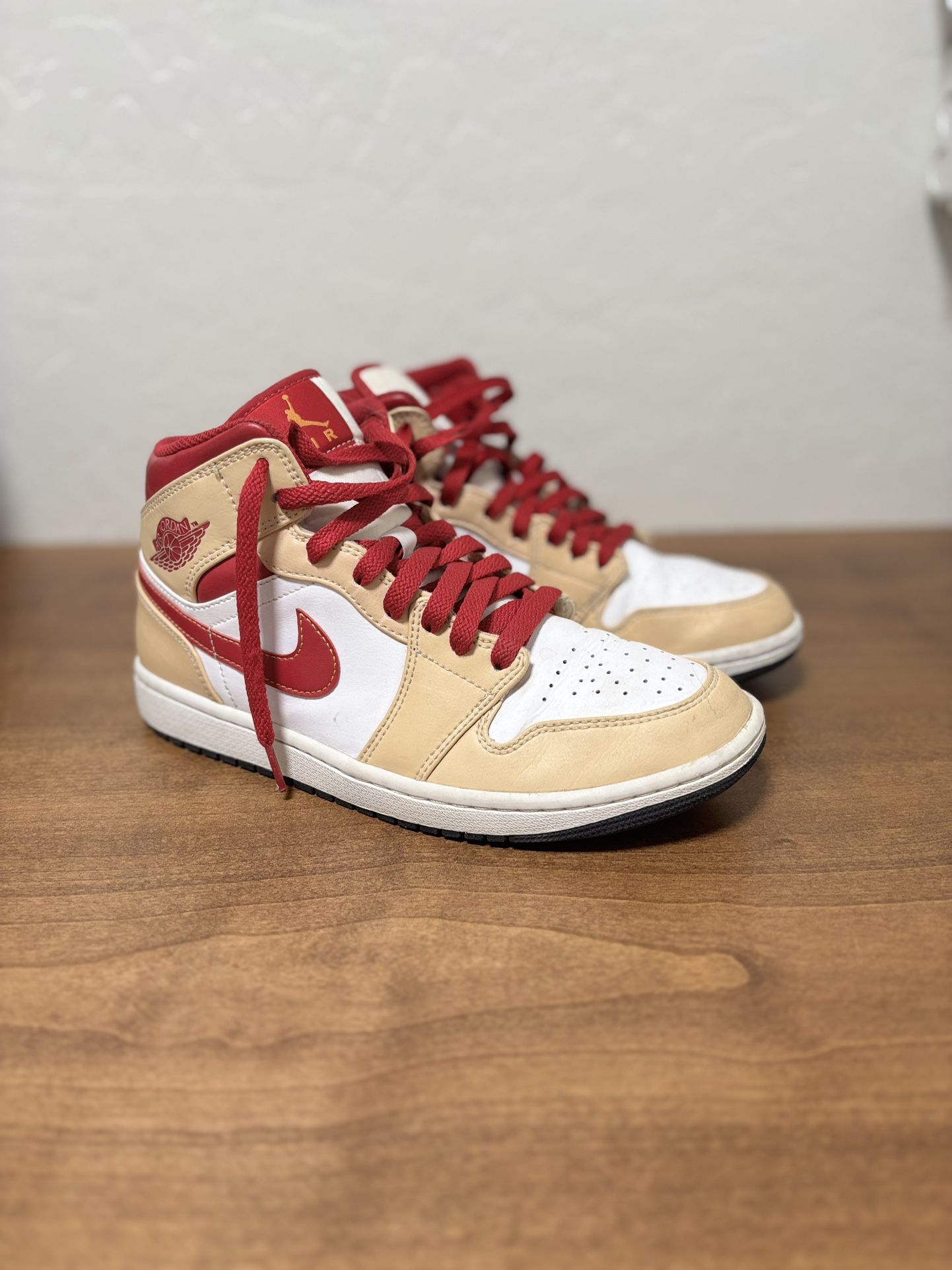 Jordan 1 Mid Light Curry Cardinal Size 8 Men’s