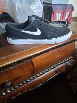 Mens Nike size 12